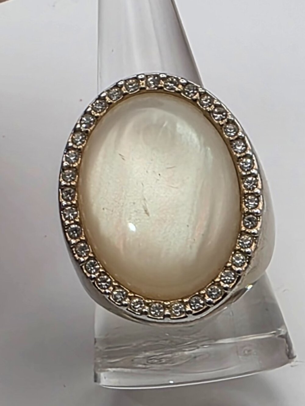 Premier Designs Avery Gold Tone Mother of Pearl Rhinestone Ring Size 10
